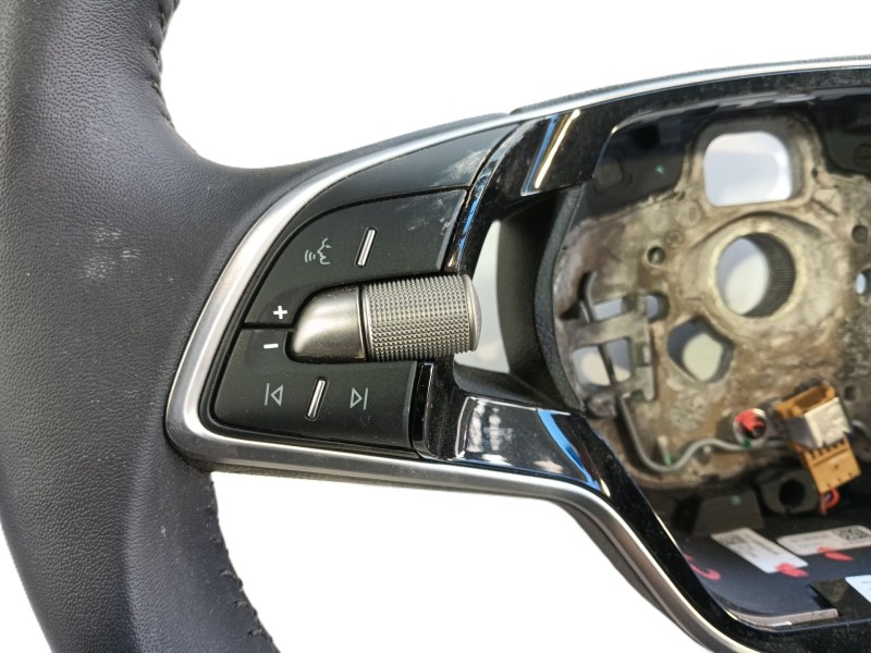 Recambio de volante para skoda octavia iv (nx3, nn3, pv3) 2.0 tdi referencia OEM IAM   