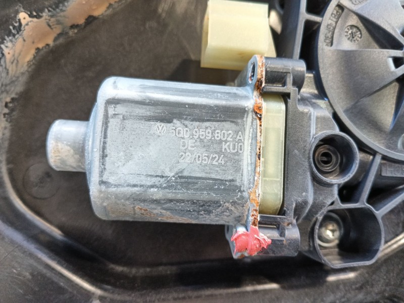 Recambio de elevalunas delantero derecho para skoda octavia iv (nx3, nn3, pv3) 2.0 tdi referencia OEM IAM   