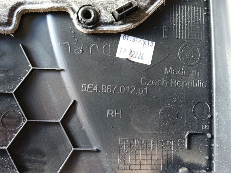 Recambio de guarnecido puerta delantera derecha para skoda octavia iv (nx3, nn3, pv3) 2.0 tdi referencia OEM IAM   