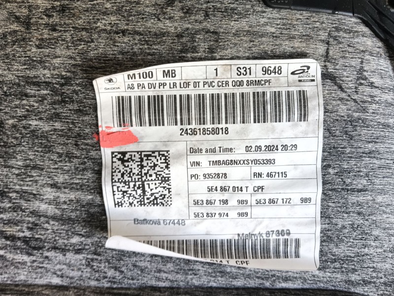 Recambio de guarnecido puerta delantera derecha para skoda octavia iv (nx3, nn3, pv3) 2.0 tdi referencia OEM IAM   