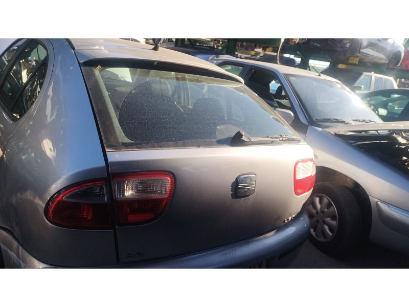 Recambio de porton trasero para seat leon (1m1) 1.6 16 v referencia OEM IAM 1M6827025H  