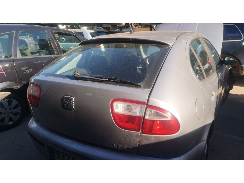 Recambio de porton trasero para seat leon (1m1) 1.6 16 v referencia OEM IAM 1M6827025H  