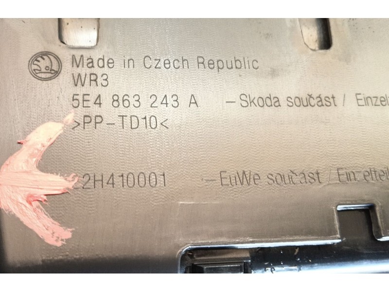 Recambio de apoyabrazos central para skoda octavia iv (nx3, nn3, pv3) 2.0 tdi referencia OEM IAM   