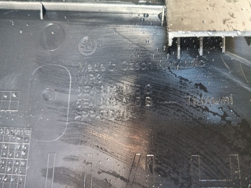 Recambio de apoyabrazos central para skoda octavia iv (nx3, nn3, pv3) 2.0 tdi referencia OEM IAM   
