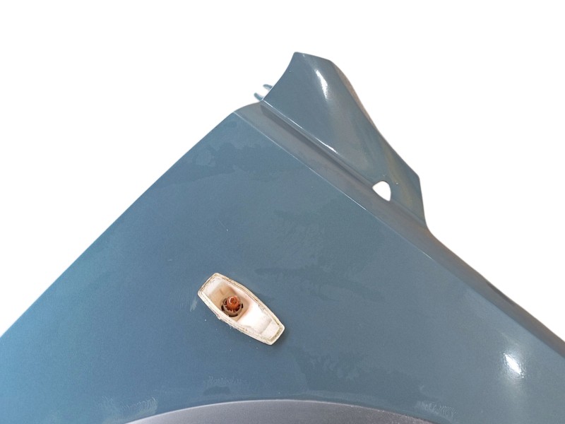 Recambio de aleta delantera derecha para kia sorento i (jc) 2.5 crdi referencia OEM IAM 663213E110  