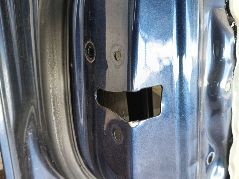 Recambio de puerta delantera izquierda para ssangyong rodius i 2.7 xdi referencia OEM IAM 6200321202  