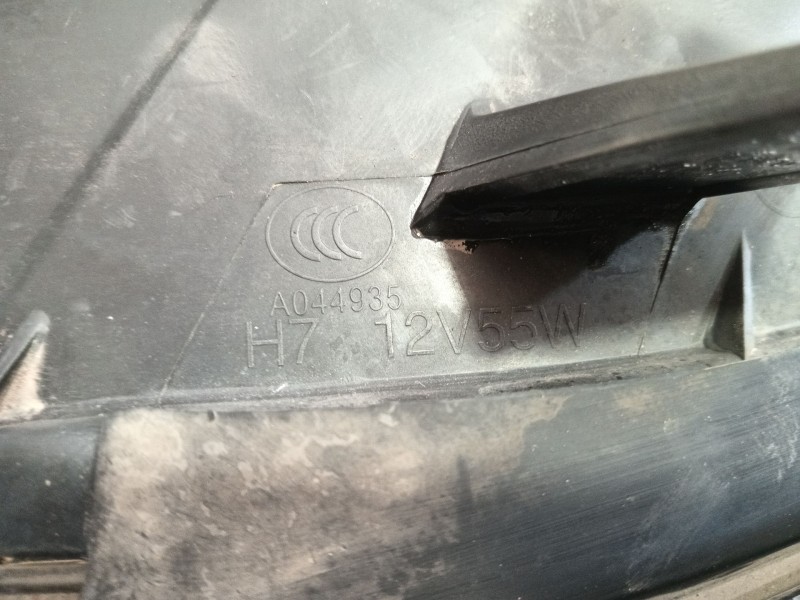 Recambio de faro izquierdo para ssangyong rodius i 2.7 xdi referencia OEM IAM 8310121201  