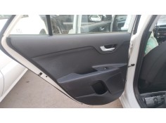 Recambio de guarnecido puerta trasera izquierda para kia rio iv (yb, sc, fb) 1.25 referencia OEM IAM   