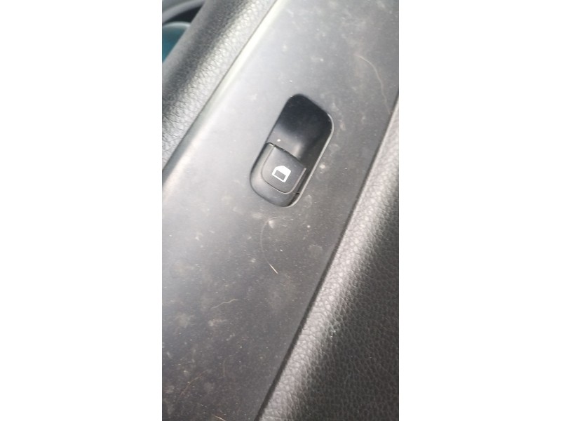 Recambio de mando elevalunas delantero derecho para kia rio iv (yb, sc, fb) 1.25 referencia OEM IAM 93576H8000  