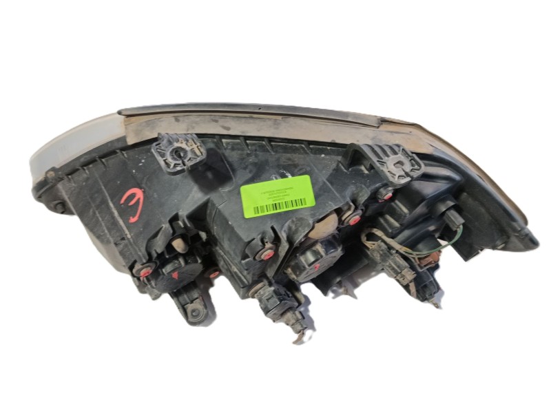 Recambio de faro derecho para ssangyong rodius i 2.7 xdi referencia OEM IAM 8310221205  