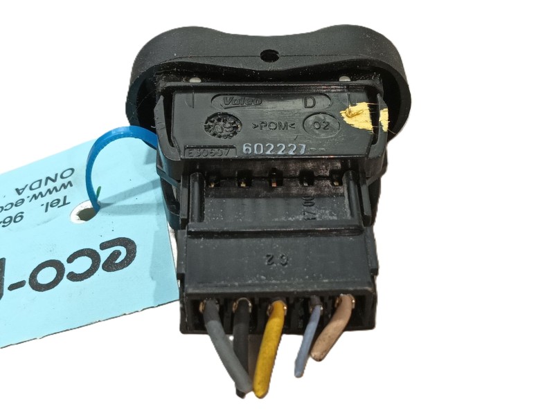 Recambio de mando elevalunas delantero derecho para dacia duster (hs_) 1.5 dci referencia OEM IAM 8200602227  