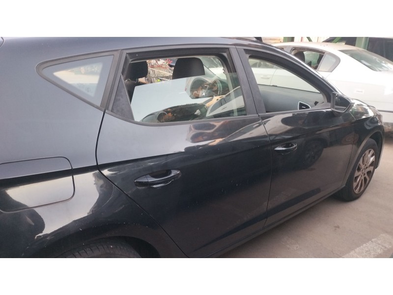 Recambio de puerta delantera derecha para seat leon (5f1) 1.6 tdi referencia OEM IAM 5F4831056A  