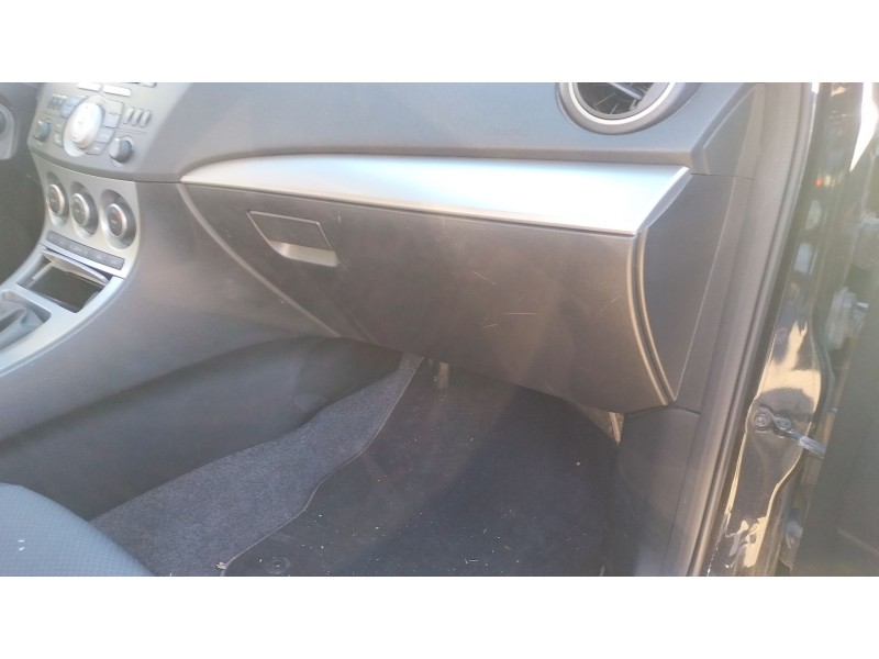 Recambio de guantera para mazda 3 (bl) 1.6 mz-cd (bl14) referencia OEM IAM BFB764160A01 / BBP364040G01  