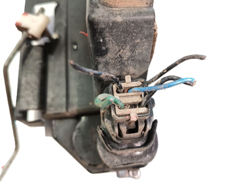 Recambio de cerradura puerta trasera izquierda para ssangyong rodius i 2.7 xdi referencia OEM IAM 7131021004  