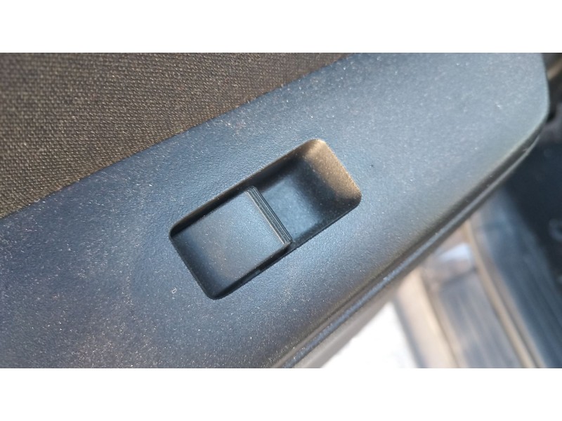 Recambio de mando elevalunas trasero izquierdo para mazda 3 (bl) 1.6 mz-cd (bl14) referencia OEM IAM   