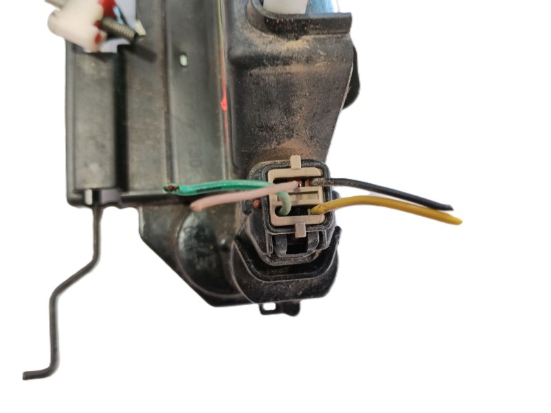 Recambio de cerradura puerta delantera izquierda para ssangyong rodius i 2.7 xdi referencia OEM IAM 7121021024  