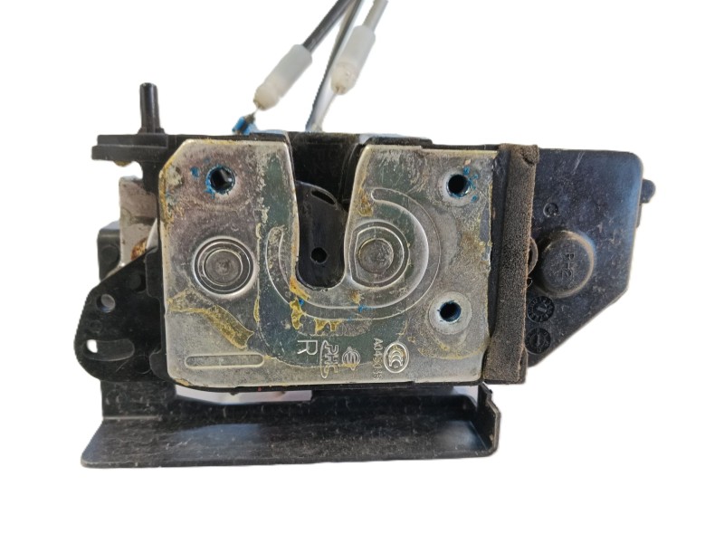 Recambio de cerradura puerta trasera derecha para ssangyong rodius i 2.7 xdi referencia OEM IAM 7132021004  