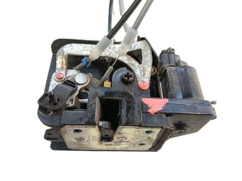 Recambio de cerradura puerta trasera derecha para ssangyong rodius i 2.7 xdi referencia OEM IAM 7132021004  