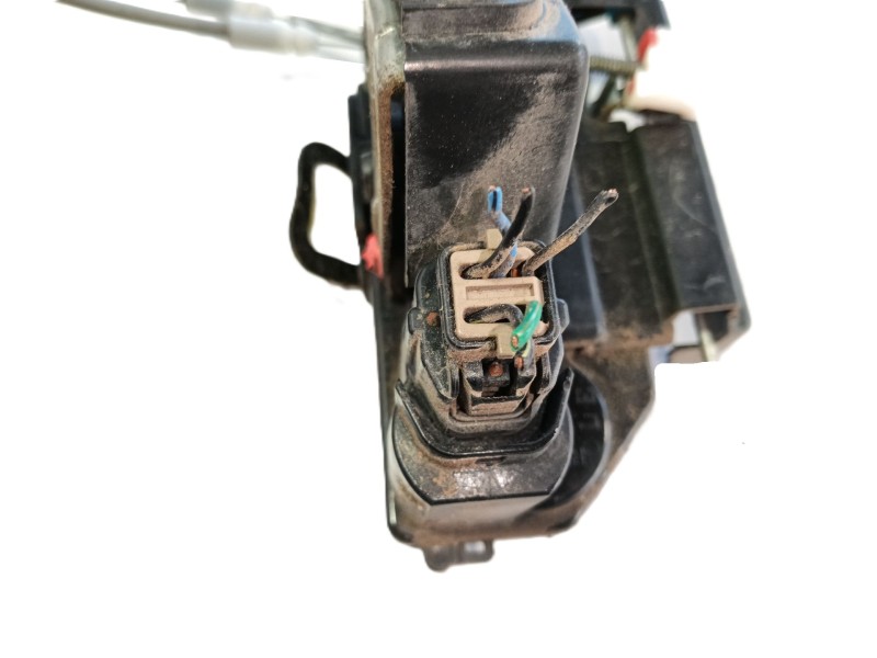 Recambio de cerradura puerta delantera derecha para ssangyong rodius i 2.7 xdi referencia OEM IAM 7122021004  