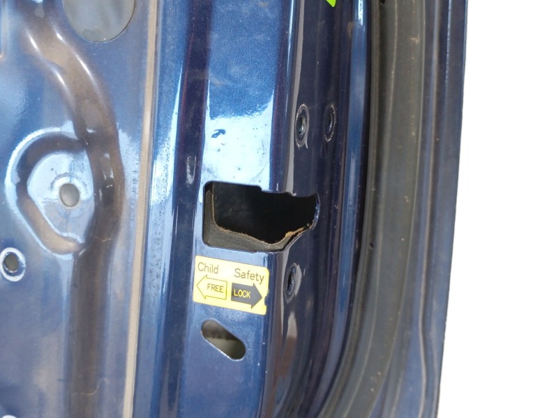 Recambio de puerta trasera derecha para ssangyong rodius i 2.7 xdi referencia OEM IAM 6300421101  