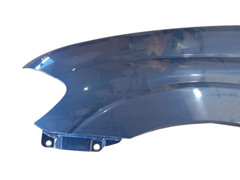 Recambio de aleta delantera izquierda para ssangyong rodius i 2.7 xdi referencia OEM IAM 5181121000  