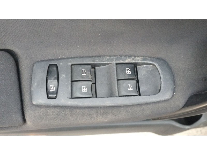 Recambio de mando elevalunas delantero izquierdo para renault koleos i (hy_) 2.0 dci (hy0k) referencia OEM IAM 25401JY00C  
