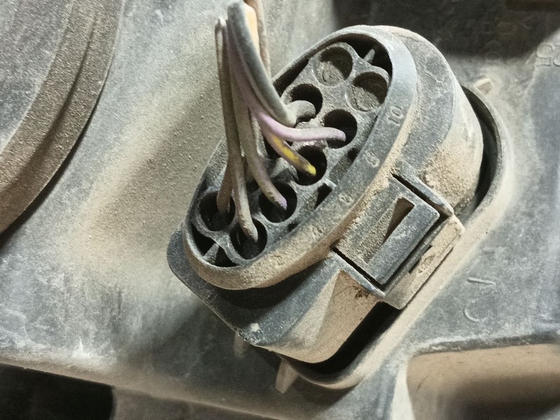 Recambio de faro derecho para ford fiesta vi (cb1, ccn) 1.25 referencia OEM IAM 1740029 1EL24704506 