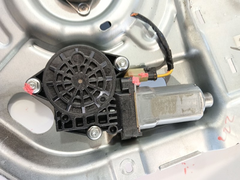 Recambio de elevalunas trasero izquierdo para hyundai tucson (jm) 2.0 crdi referencia OEM IAM 834052E000  