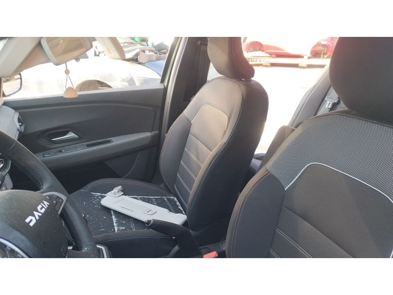Recambio de asiento delantero derecho para dacia sandero iii 1.0 tce 90 referencia OEM IAM   
