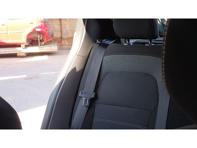 Recambio de cinturon seguridad trasero derecho para dacia sandero iii 1.0 tce 90 referencia OEM IAM 888407637R  
