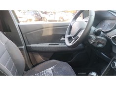 Recambio de guarnecido puerta delantera izquierda para dacia sandero iii 1.0 tce 90 referencia OEM IAM   