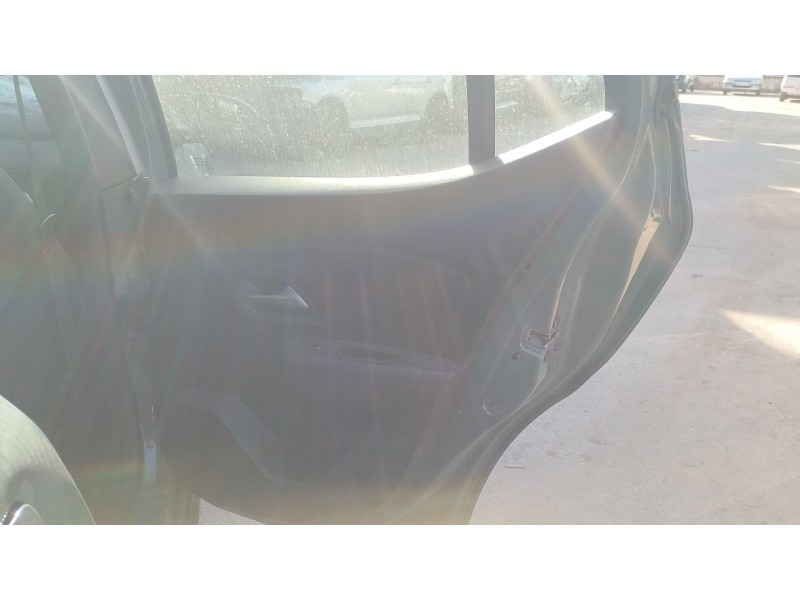 Recambio de guarnecido puerta trasera derecha para dacia sandero iii 1.0 tce 90 referencia OEM IAM   