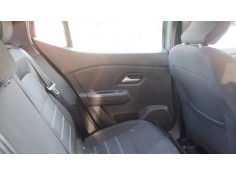 Recambio de guarnecido puerta trasera izquierda para dacia sandero iii 1.0 tce 90 referencia OEM IAM   