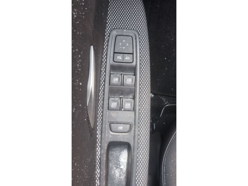 Recambio de mando elevalunas delantero izquierdo para dacia sandero iii 1.0 tce 90 referencia OEM IAM 254114238R  