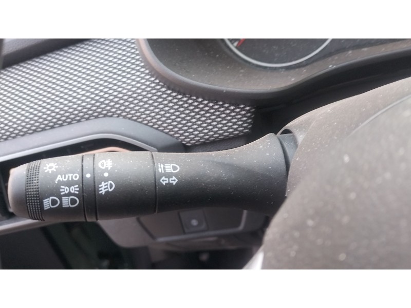 Recambio de mando luces para dacia sandero iii 1.0 tce 90 referencia OEM IAM   