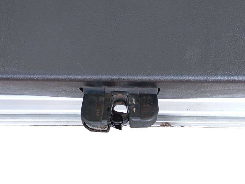 Recambio de porton trasero para seat leon (1m1) 1.6 16 v referencia OEM IAM 1M6827025H  