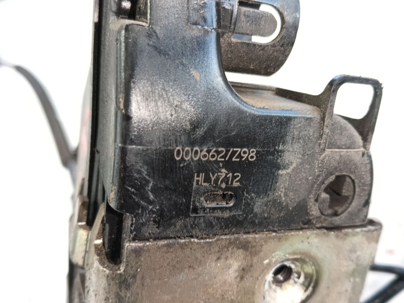 Recambio de cerradura puerta delantera derecha para renault laguna ii grandtour (kg0/1_) 1.9 dci (kg0g) referencia OEM IAM 82000