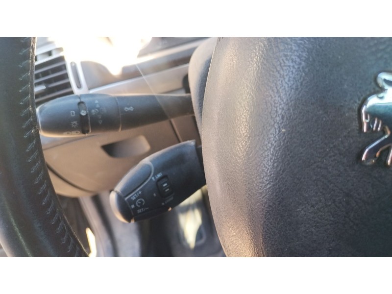Recambio de mando multifuncion para peugeot 407 sw (6e_, 6d_) 2.0 hdi 135 referencia OEM IAM   