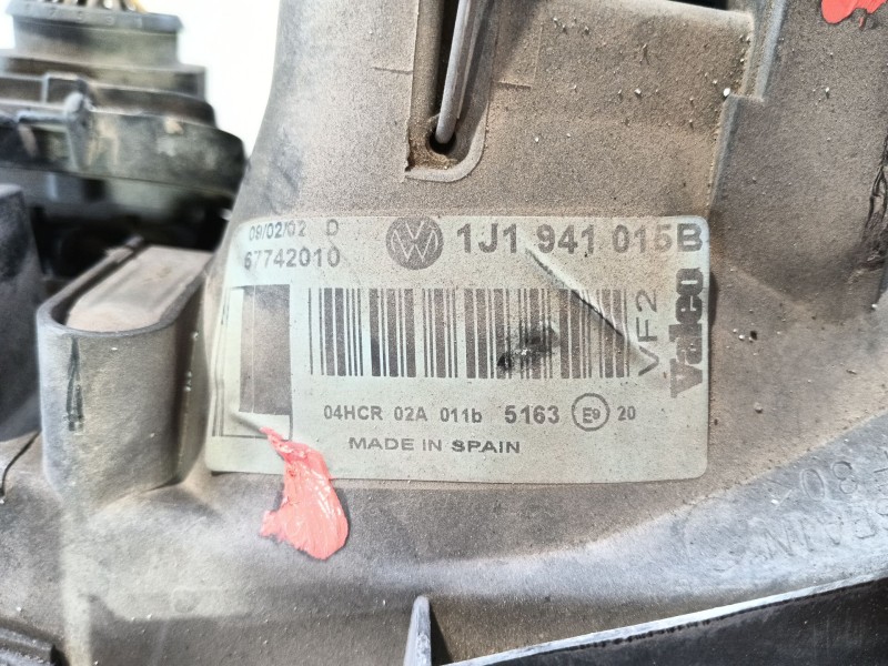 Recambio de faro izquierdo para volkswagen golf iv (1j1) 1.9 tdi referencia OEM IAM 1J1941017F / 1J1941017Q  