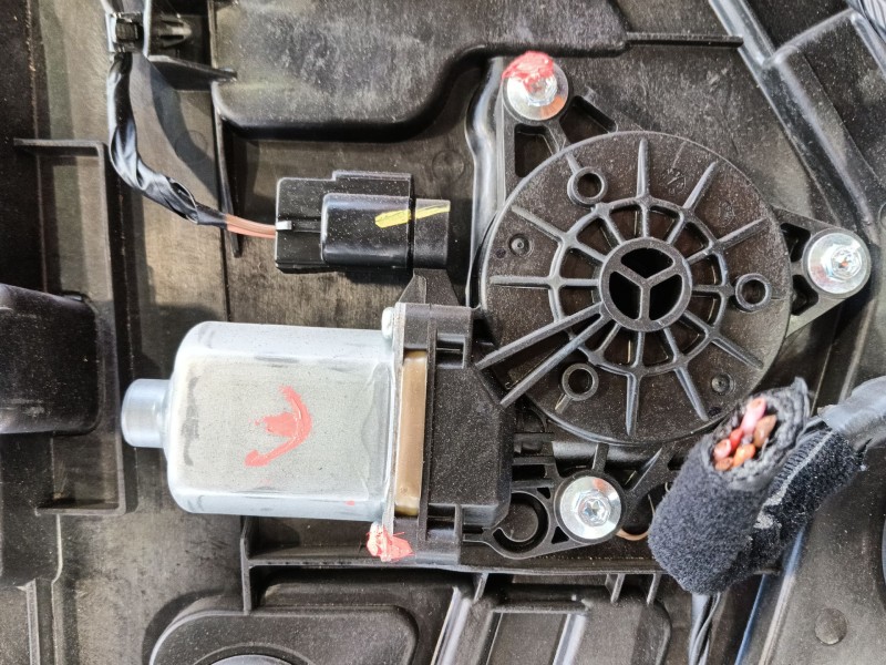 Recambio de elevalunas trasero izquierdo para kia sportage iv (ql, qle) 1.6 gdi referencia OEM IAM 83471F1000  