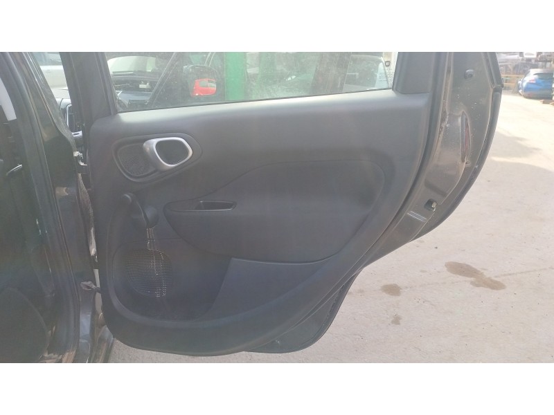 Recambio de guarnecido puerta trasera derecha para fiat 500l (351_, 352_) 1.3 d multijet (199lxy1a, 199lxy11) referencia OEM IAM