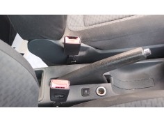Recambio de enganche cinturon delantero izquierdo para skoda fabia ii (542) 1.6 tdi referencia OEM IAM   