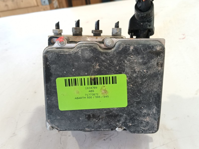 Recambio de abs para abarth 500 / 595 / 695 1.4 (312.axd1a) referencia OEM IAM 71773871 51953230 