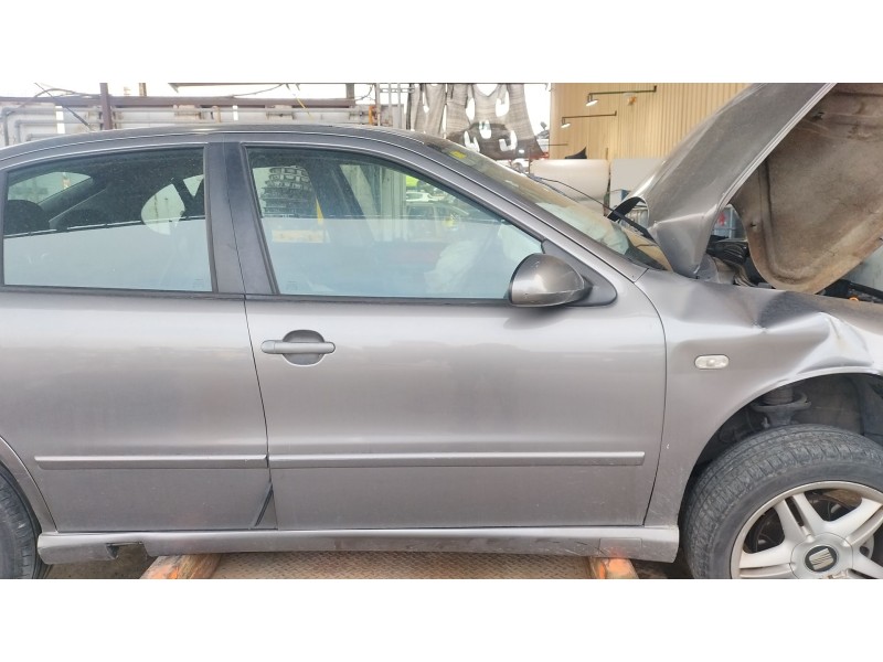 Recambio de puerta delantera derecha para seat leon (1m1) 1.9 tdi referencia OEM IAM 1M0831056N  