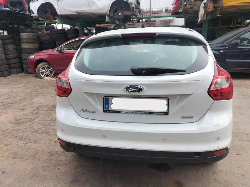 ford focus iii sedán del año 2014