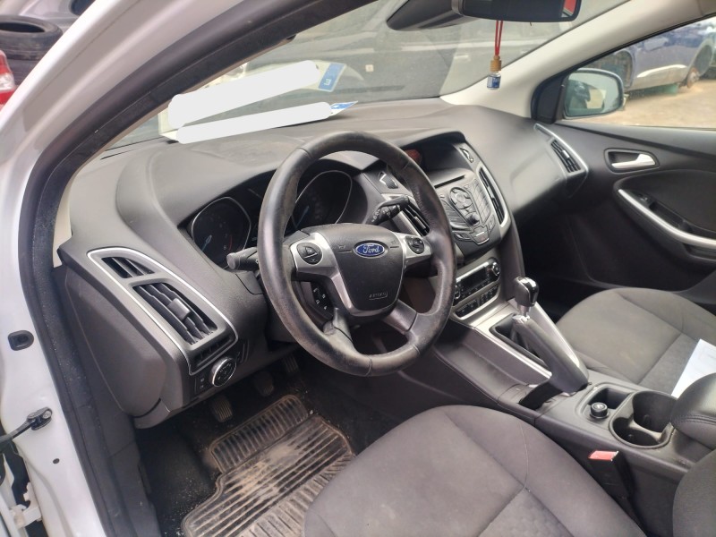 ford focus iii sedán del año 2014