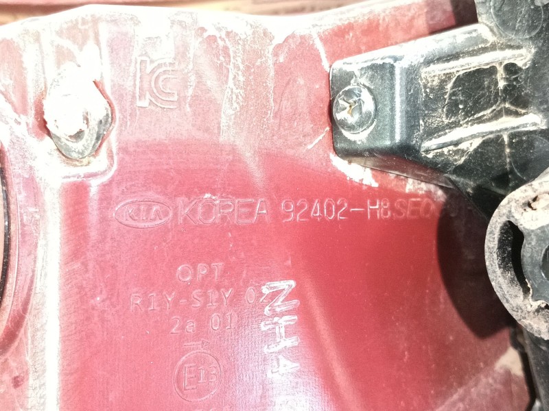 Recambio de piloto trasero derecho para kia stonic (yb) 1.6 crdi referencia OEM IAM 92402H8500  