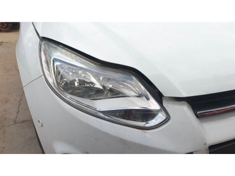Recambio de faro derecho para ford focus iii sedán 1.0 ecoboost referencia OEM IAM   