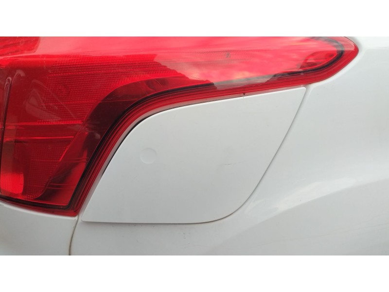 Recambio de tapa exterior combustible para ford focus iii sedán 1.0 ecoboost referencia OEM IAM   