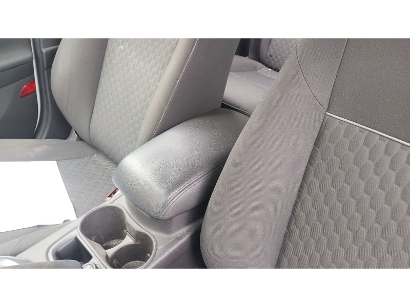 Recambio de apoyabrazos central para ford focus iii sedán 1.0 ecoboost referencia OEM IAM   